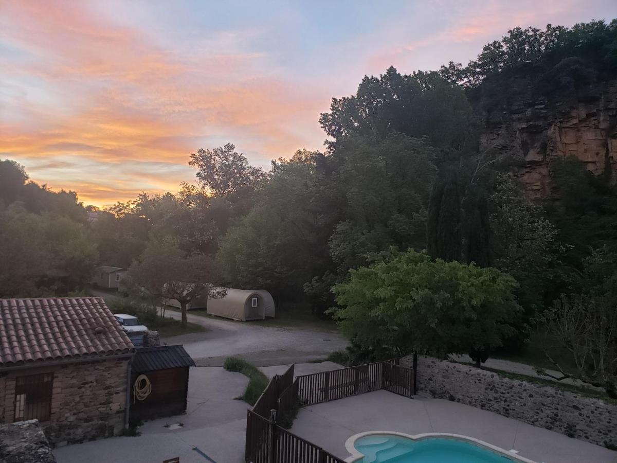 Le Moulin D'onclaire Et D'hotes Bed & Breakfast