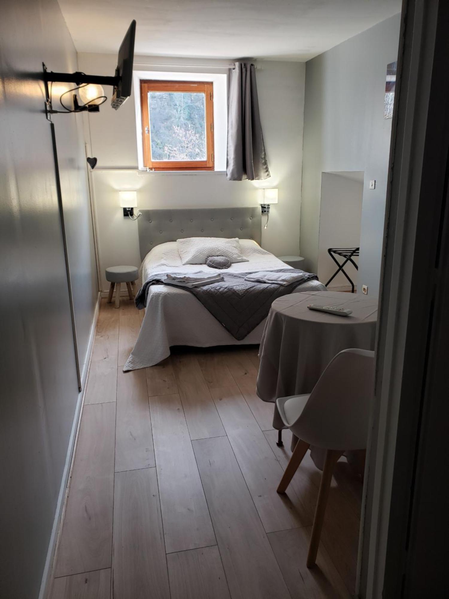 Le Moulin D'onclaire Et D'hotes Bed & Breakfast